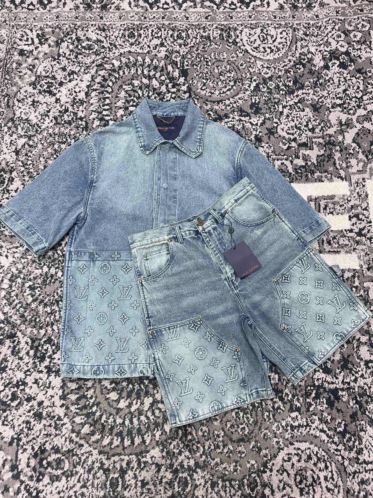 Blue Short Jeans - Size 32