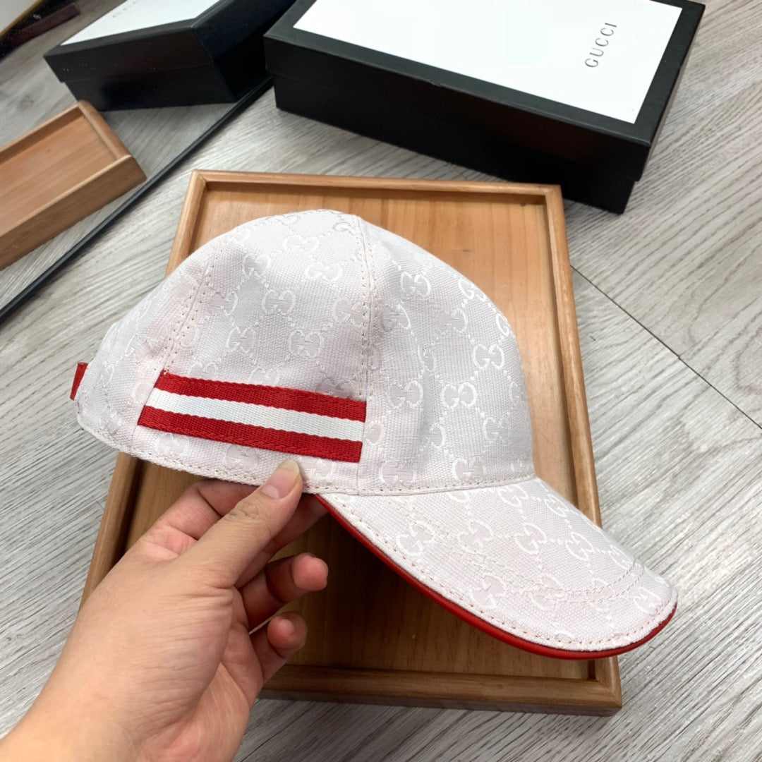 Gorras blancas