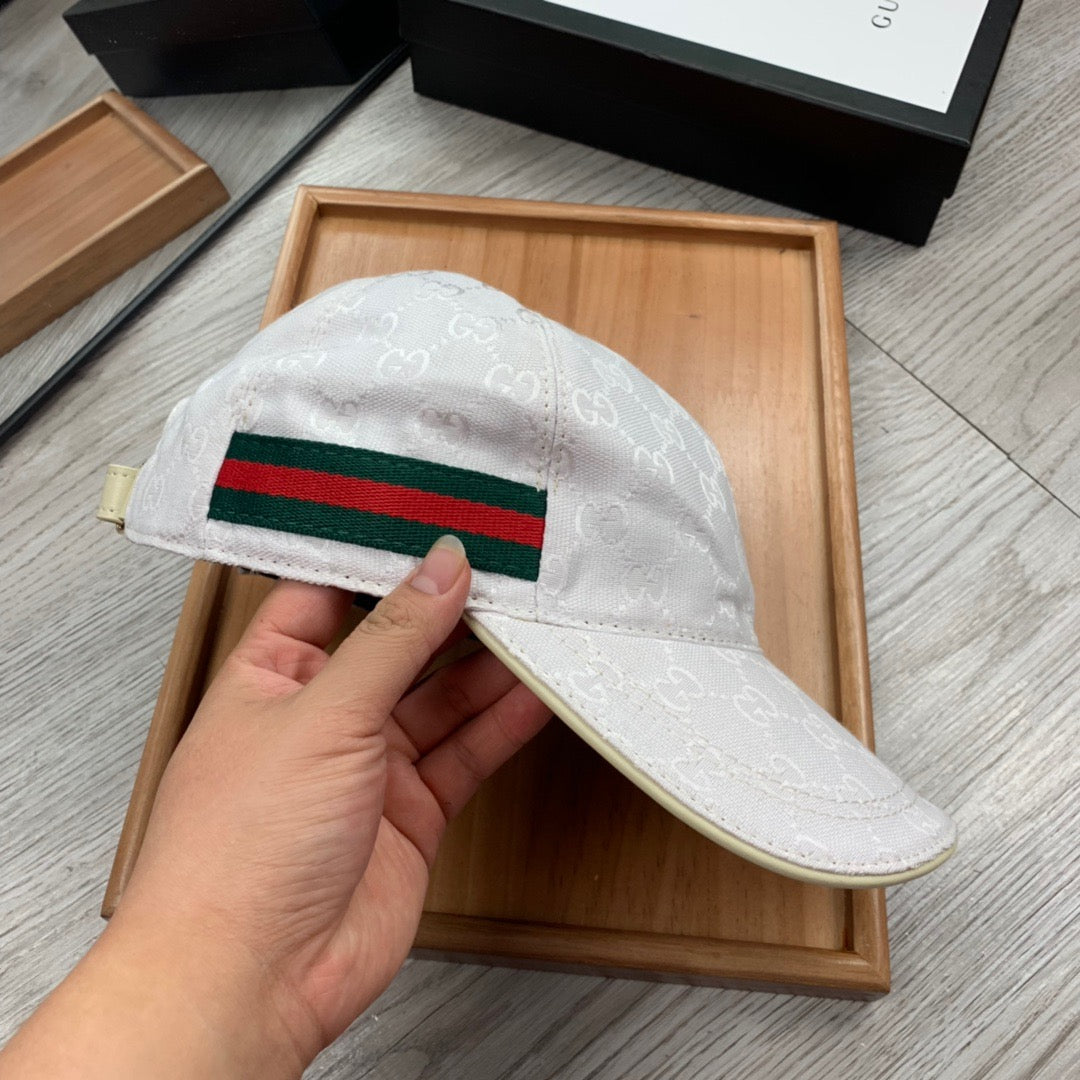 Gorras blancas