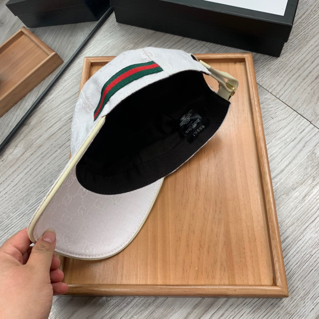 Gorras blancas