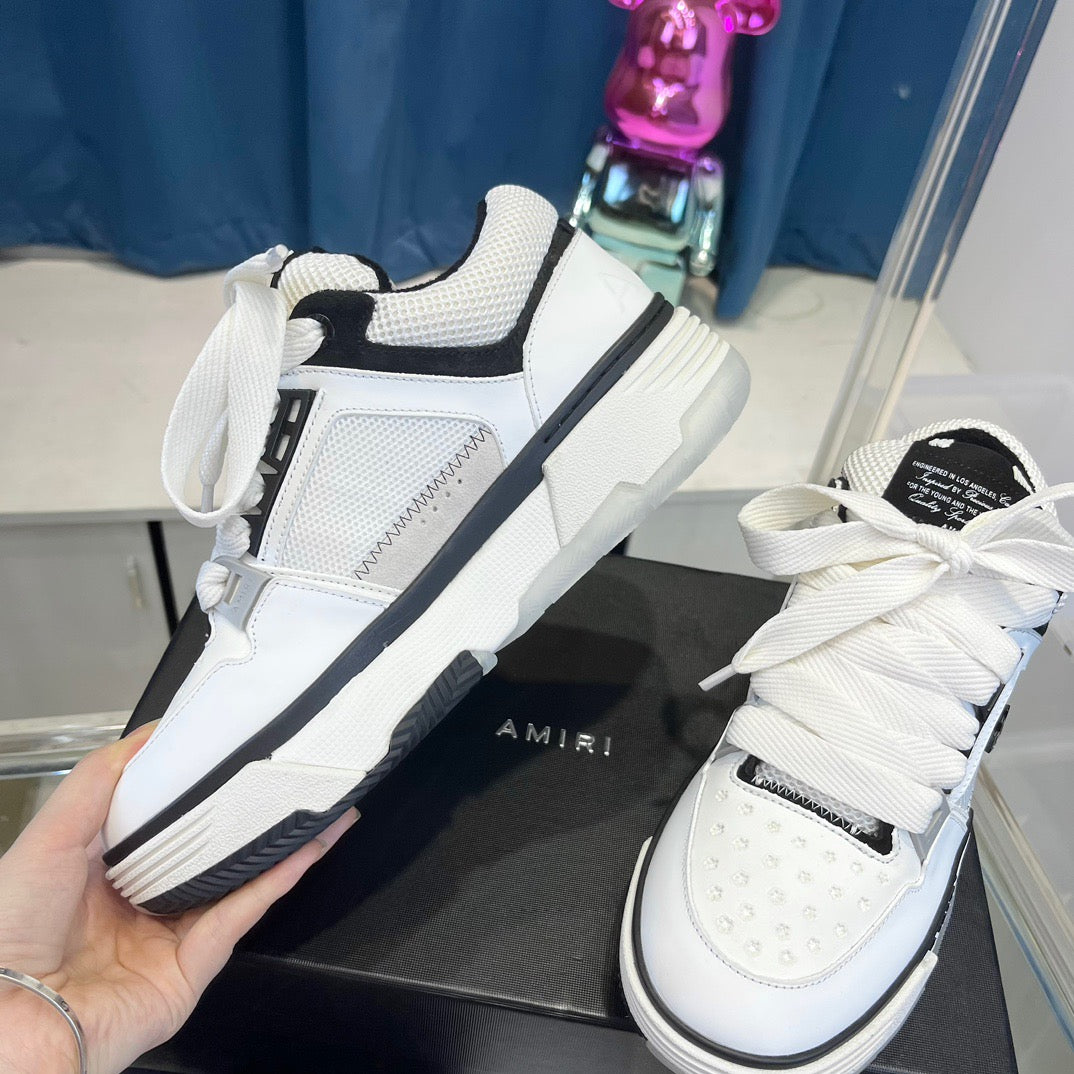 Mehrfarbige Schuhe