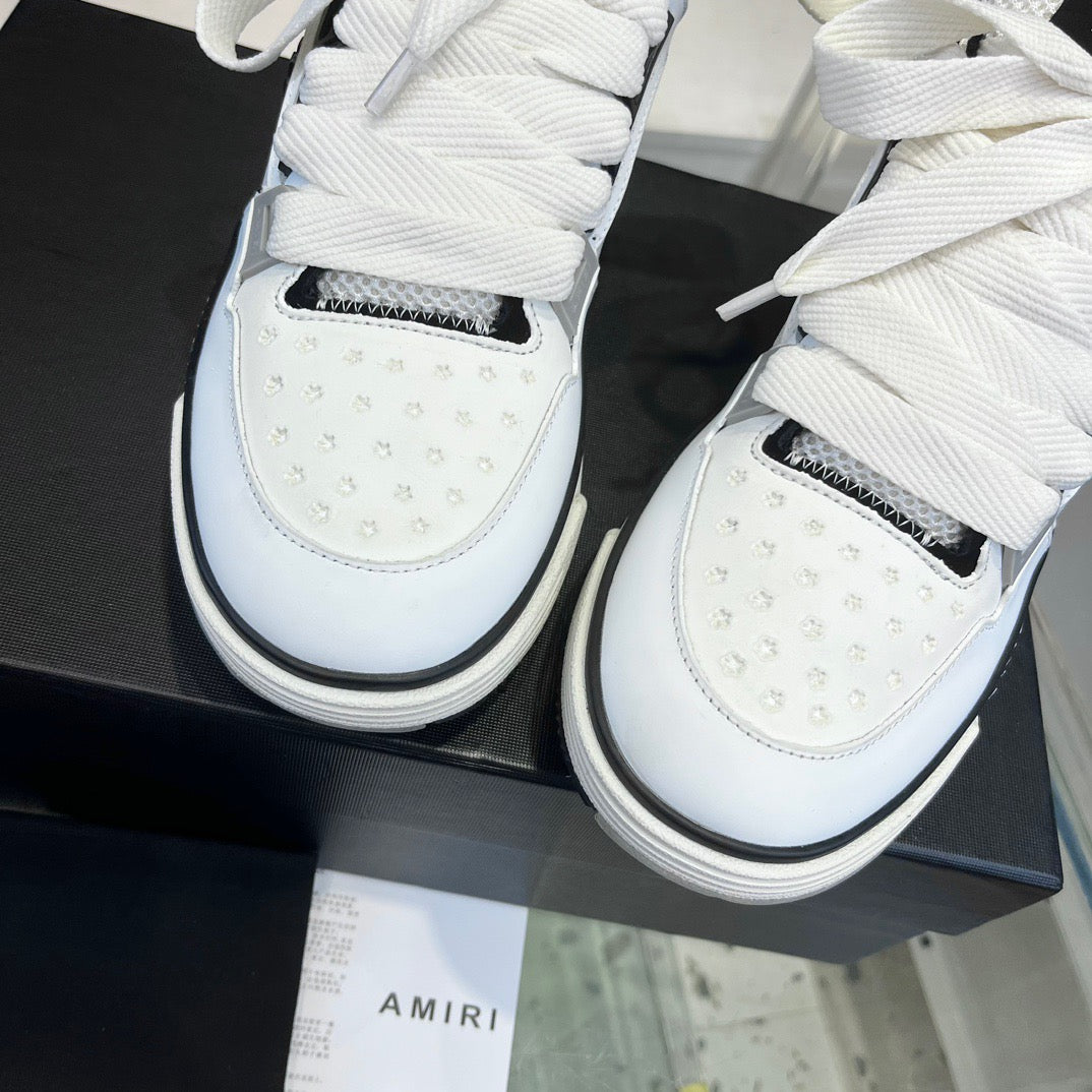 Mehrfarbige Schuhe
