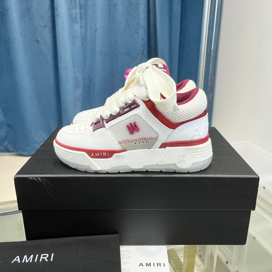 Mehrfarbige Schuhe