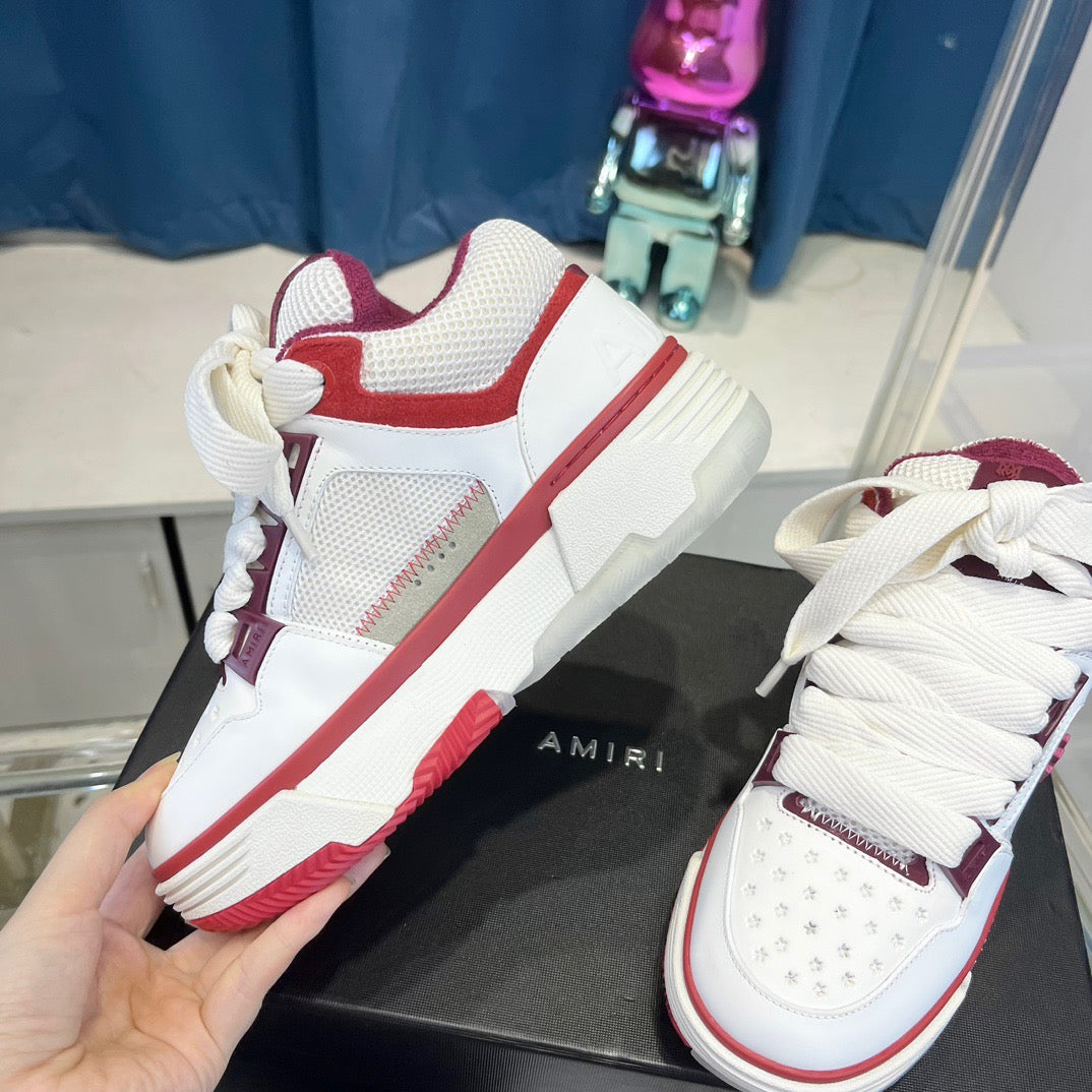 Mehrfarbige Schuhe