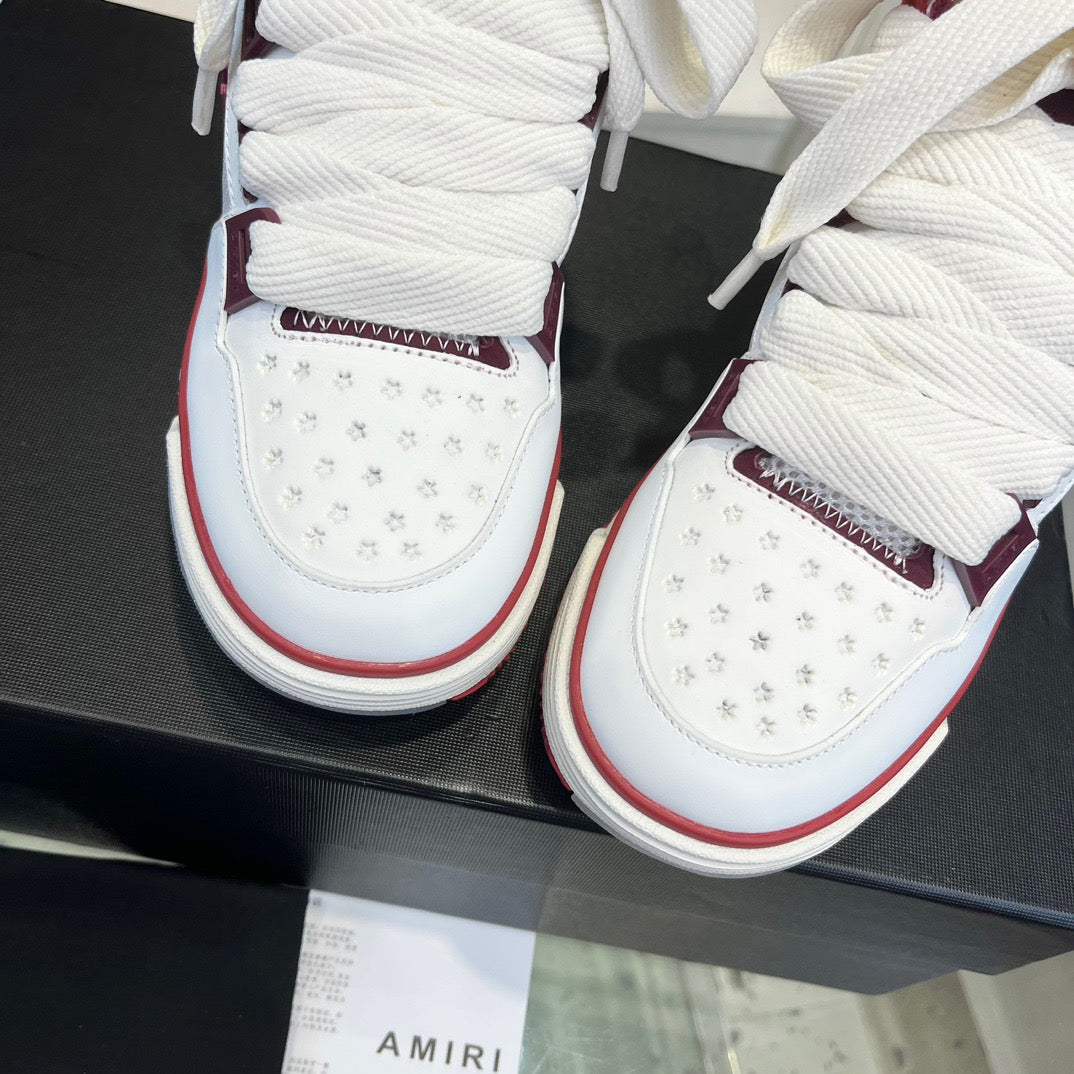 Mehrfarbige Schuhe