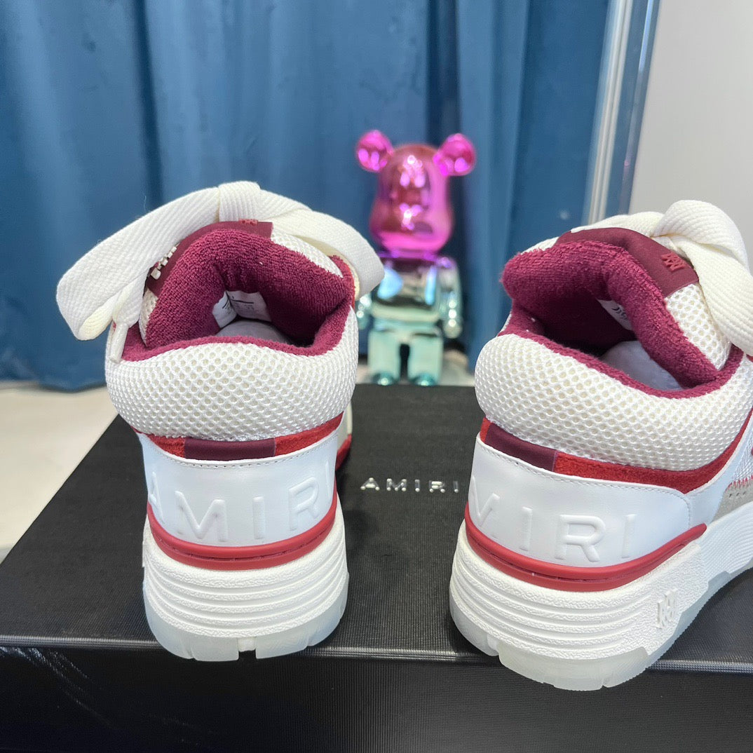 Mehrfarbige Schuhe