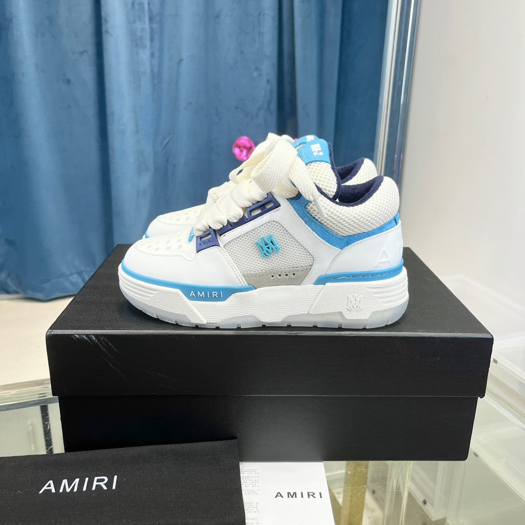 Mehrfarbige Schuhe