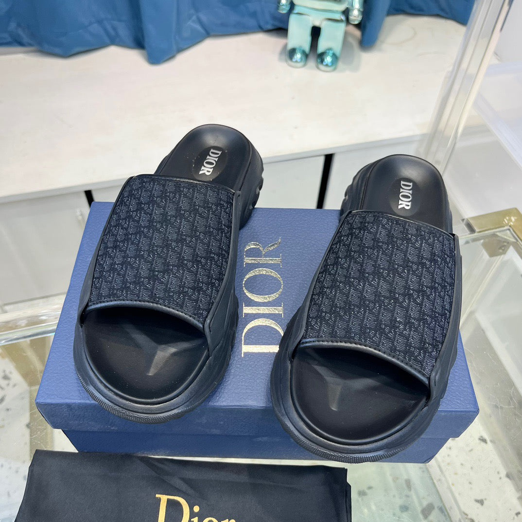 Mehrfarbige Schuhe
