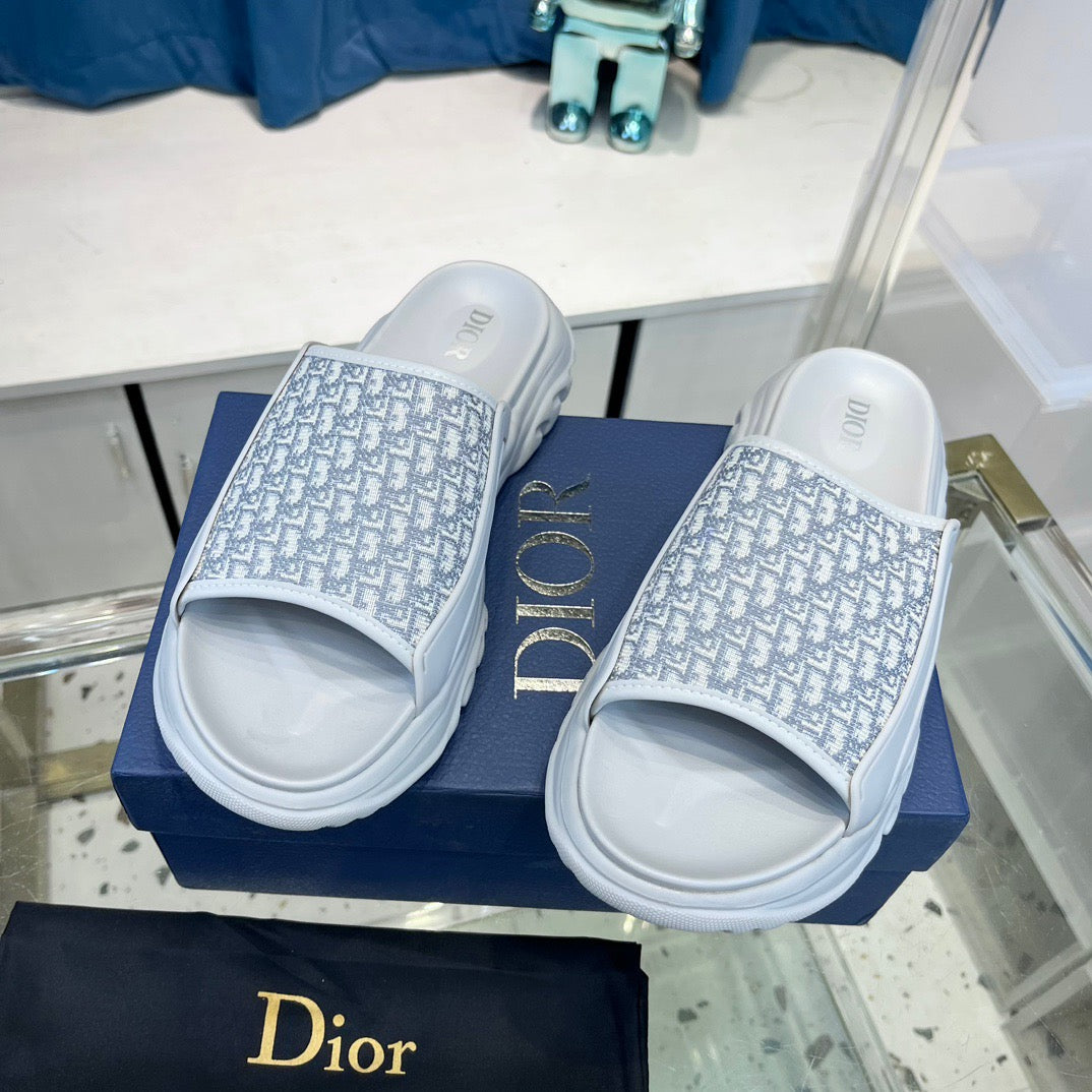 Mehrfarbige Schuhe