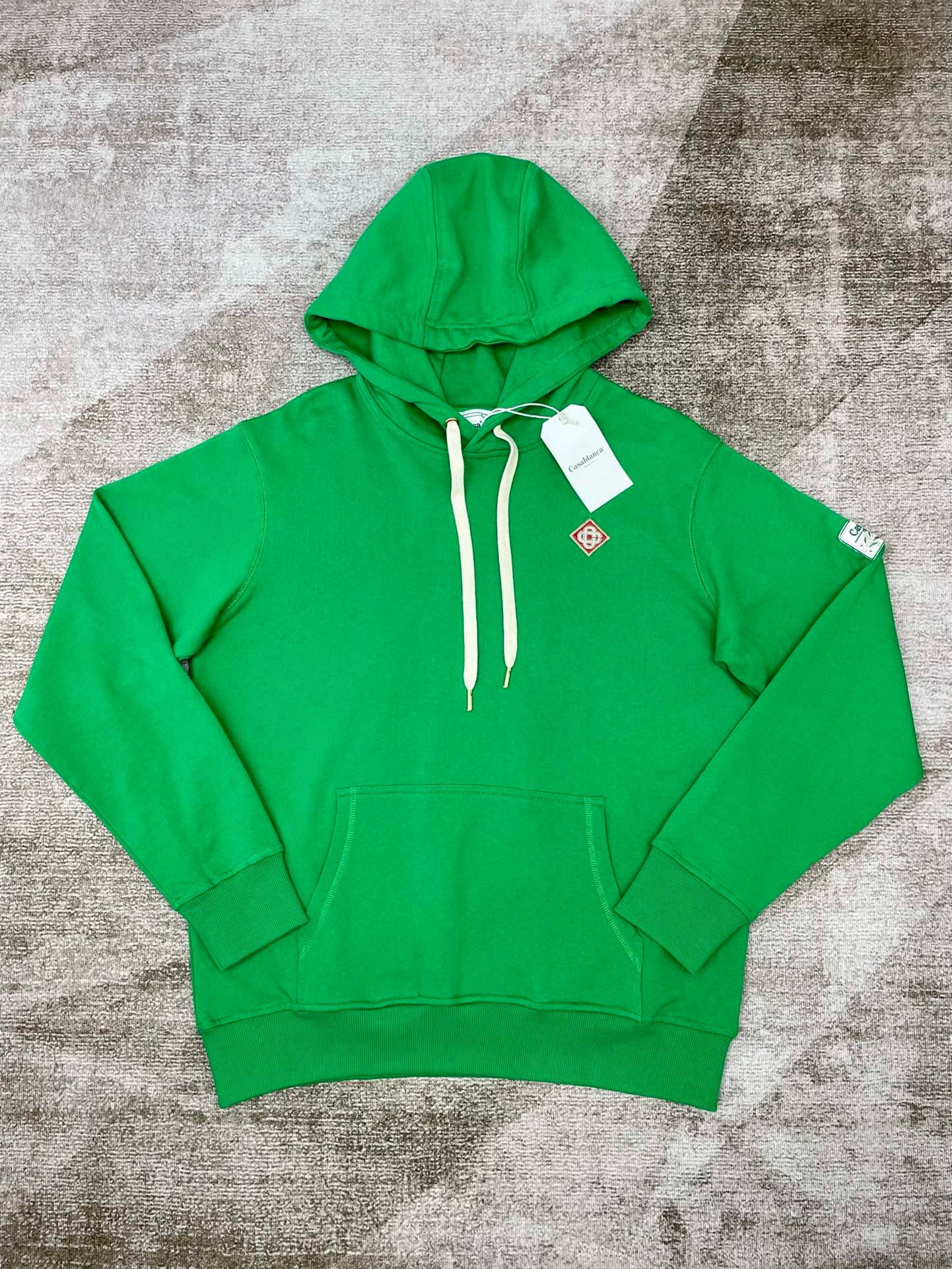 Sudadera con capucha verde y negra