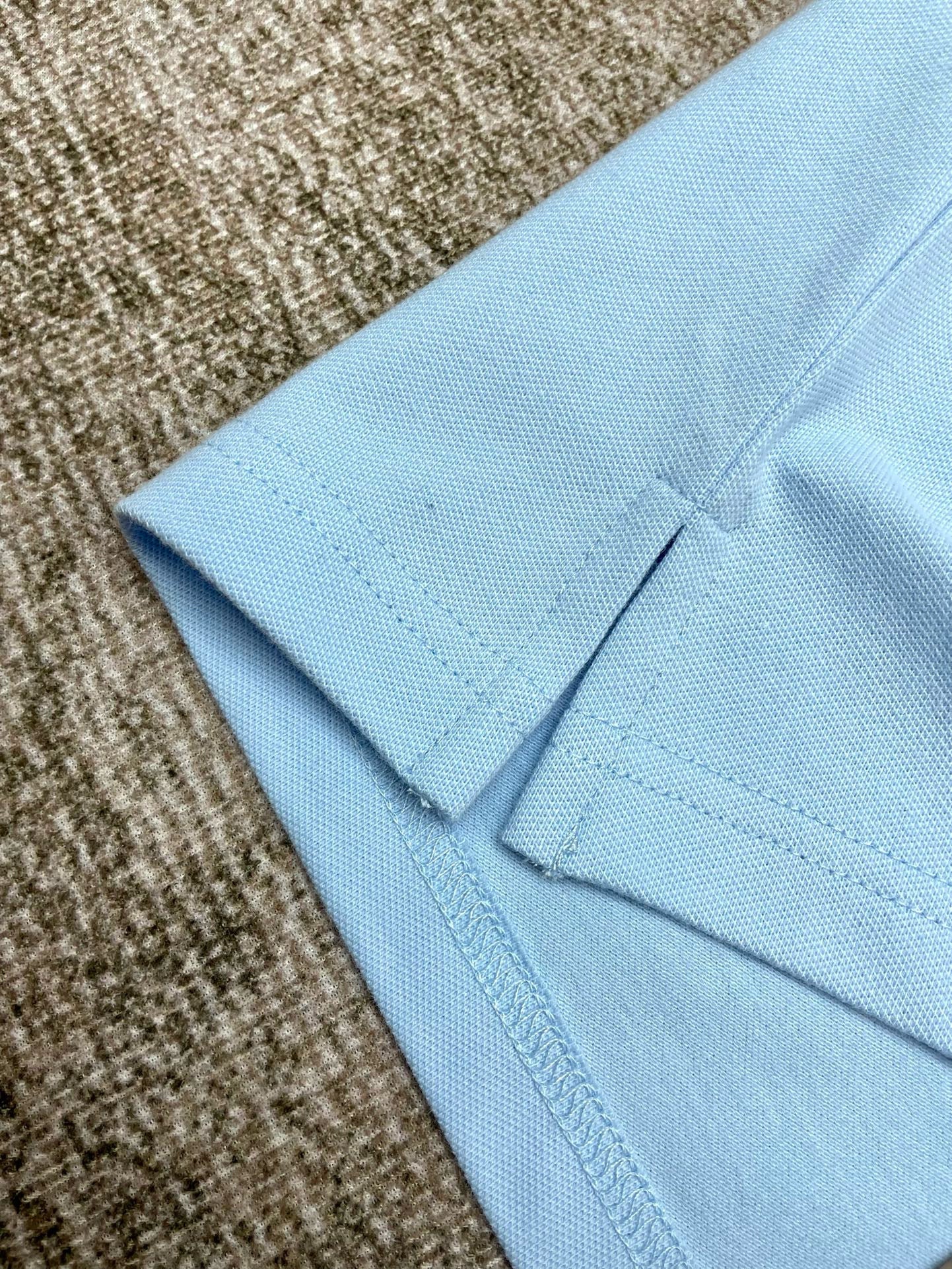 Sky blue T-shirt - Size L