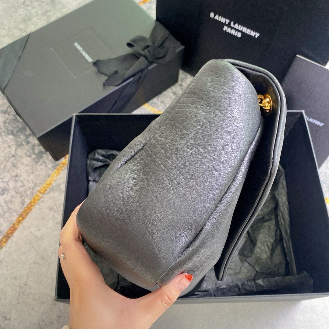 حقيبة سوداء
