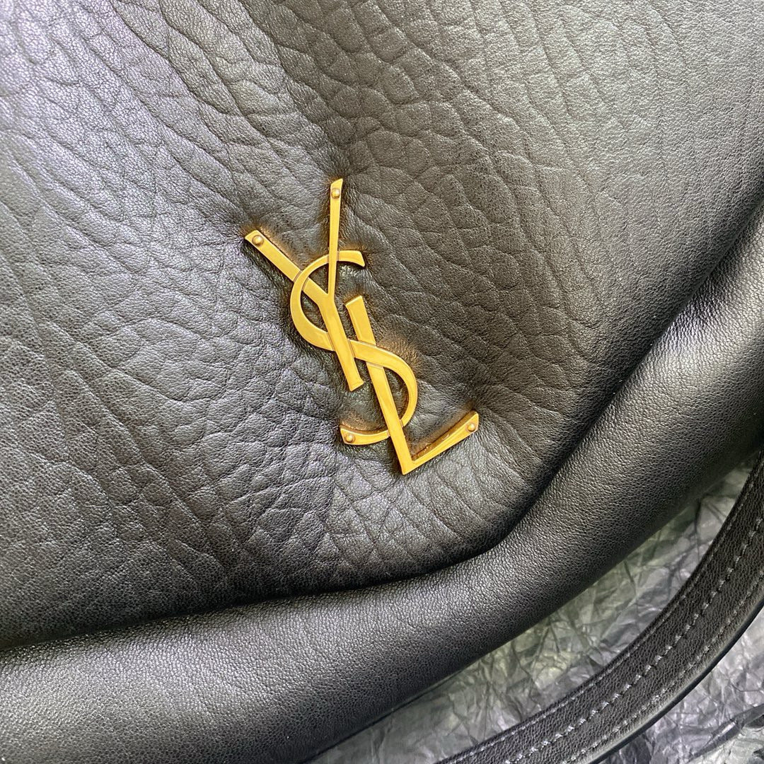 حقيبة سوداء