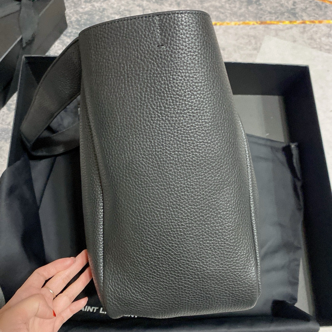 Schwarze Tasche
