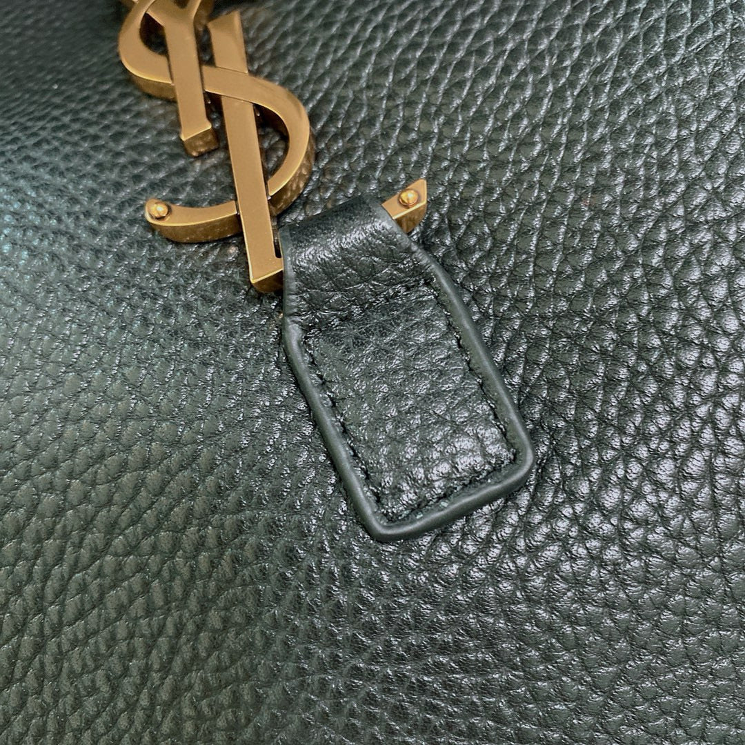 Schwarze Tasche