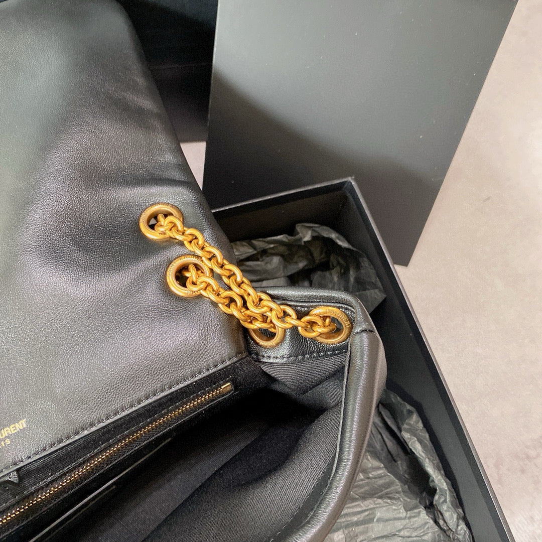 حقيبة سوداء