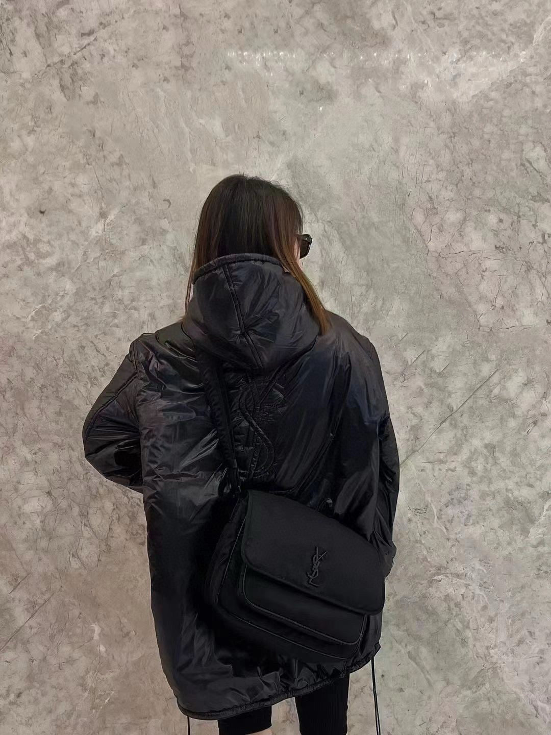 Schwarze Tasche