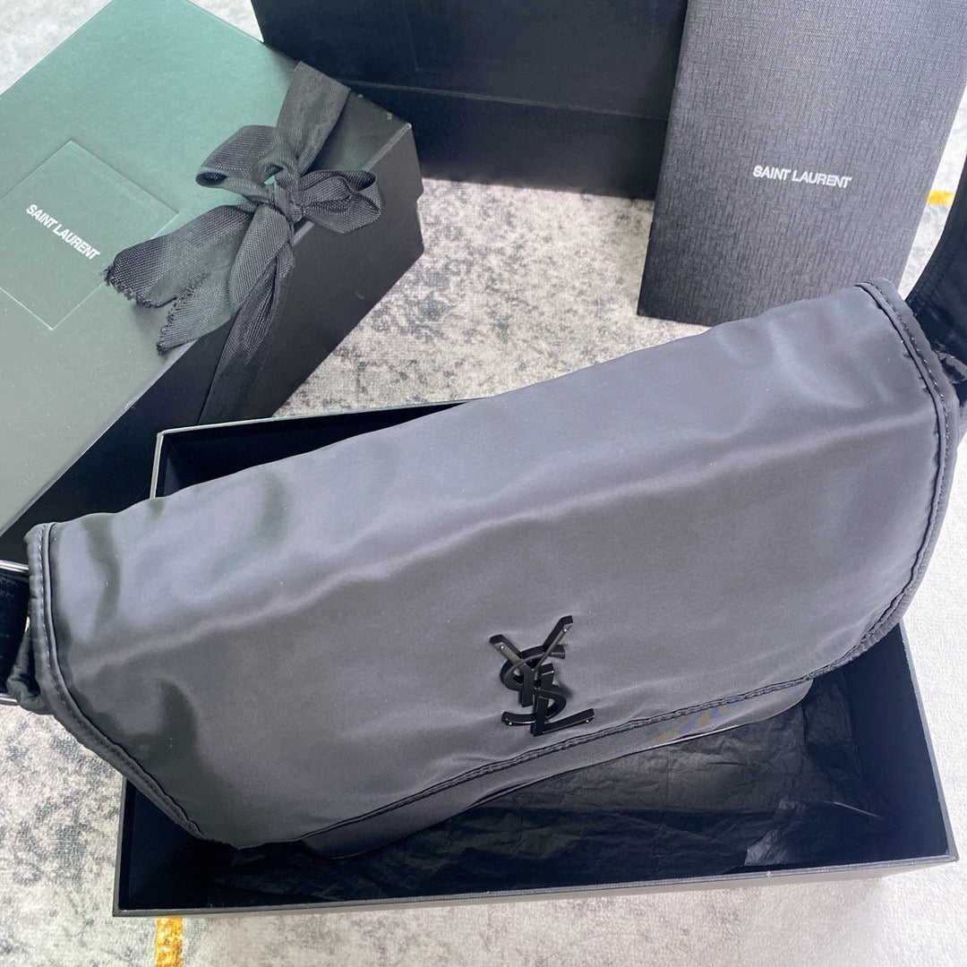 Schwarze Tasche