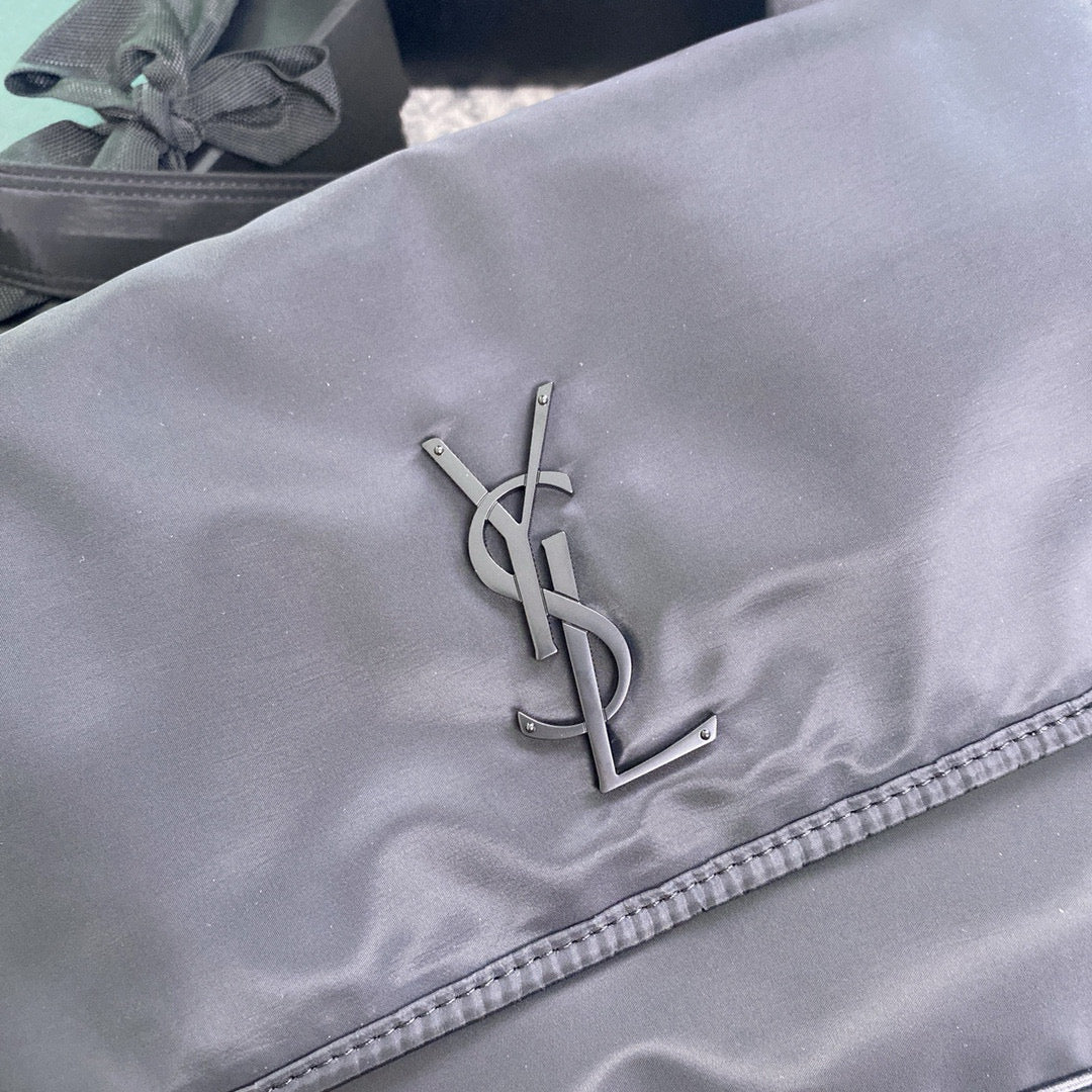 Schwarze Tasche