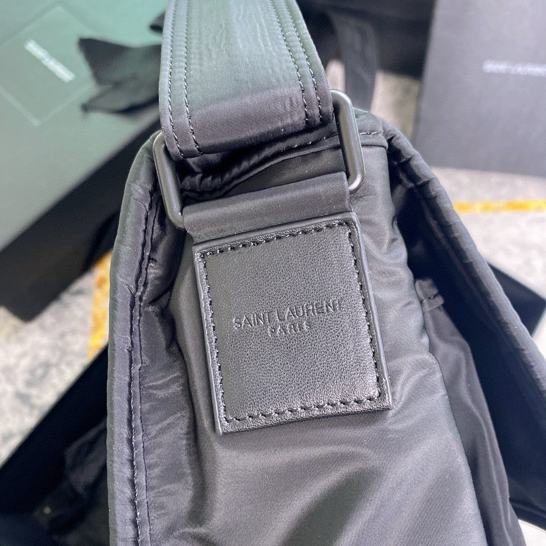 Schwarze Tasche