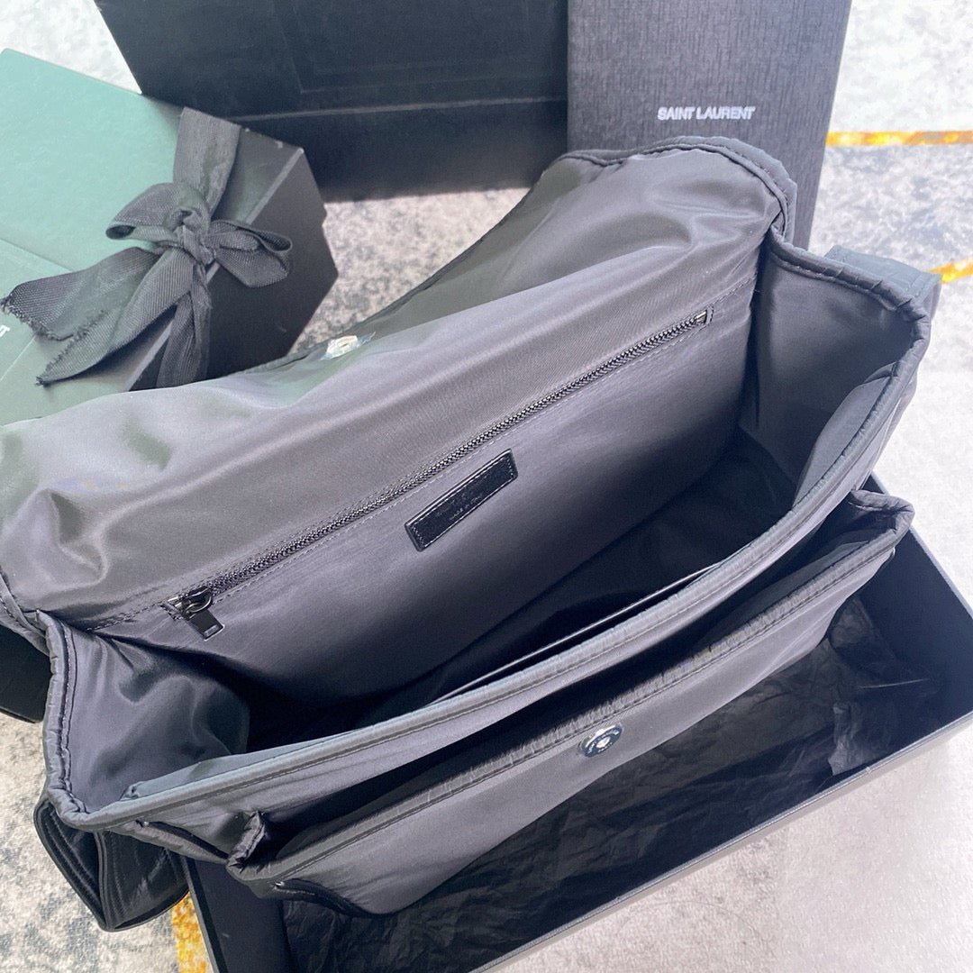 Schwarze Tasche