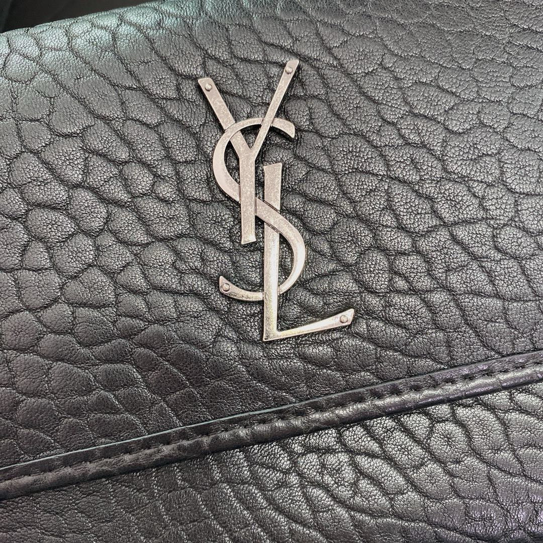 حقيبة سوداء