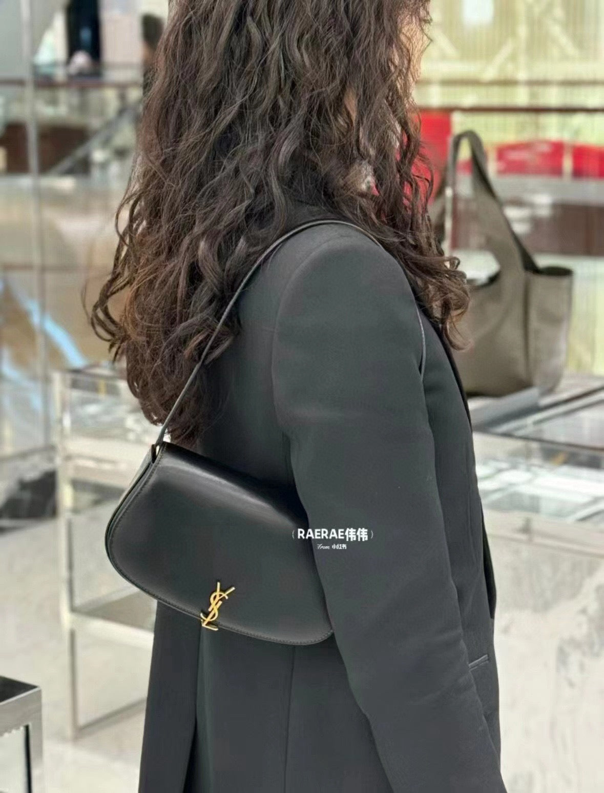 حقيبة سوداء