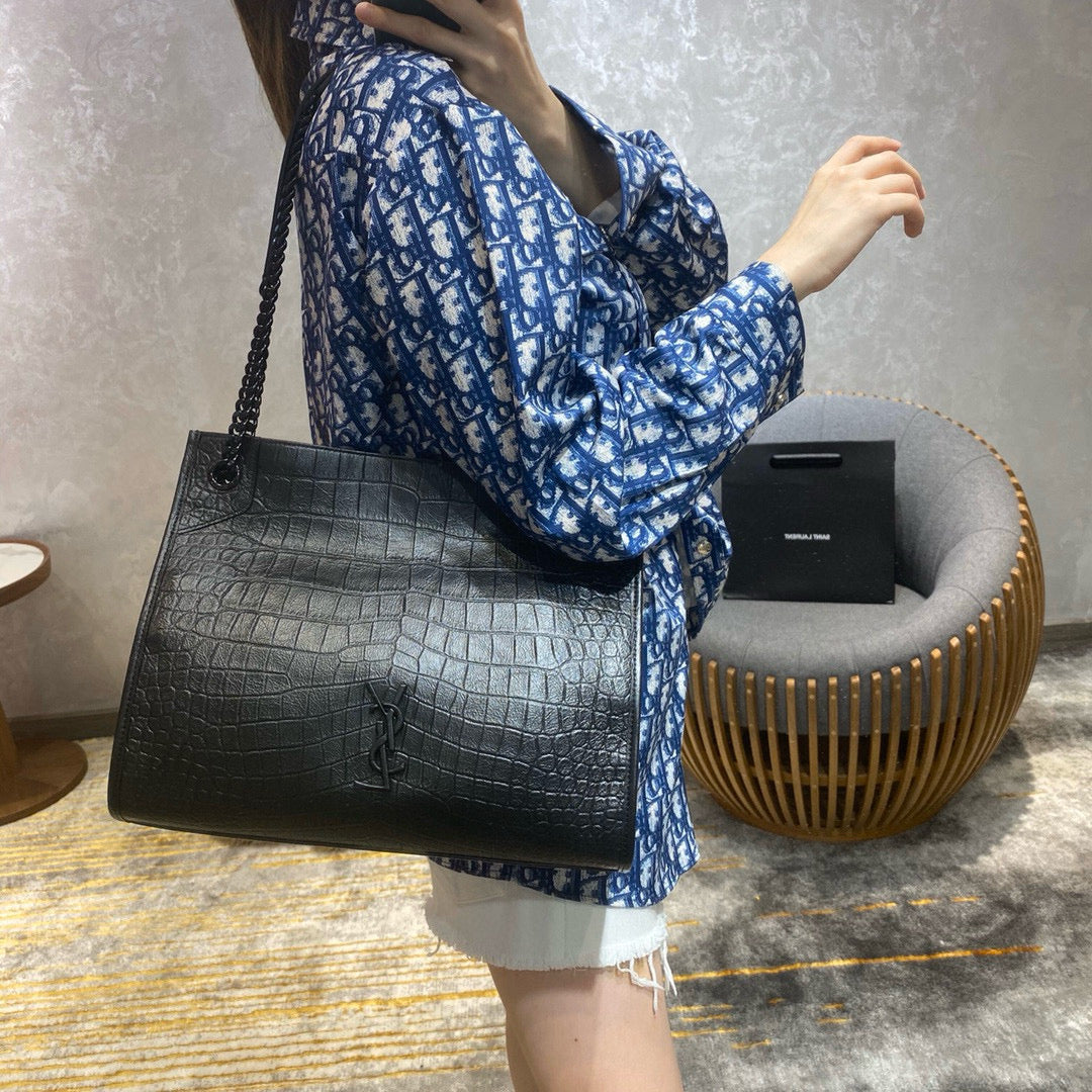 حقيبة سوداء