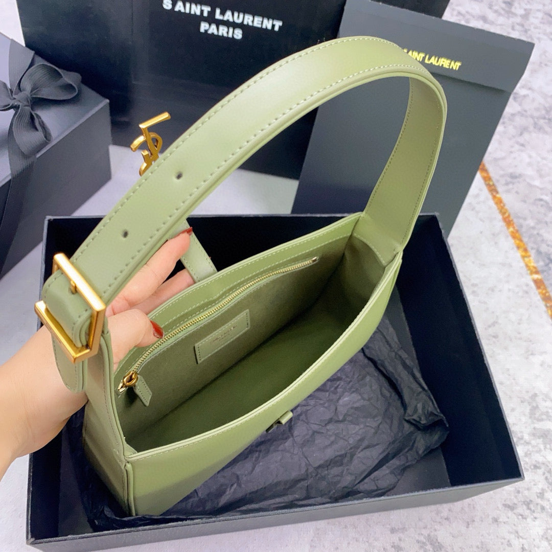 Schwarz-weiß-grüne Tasche