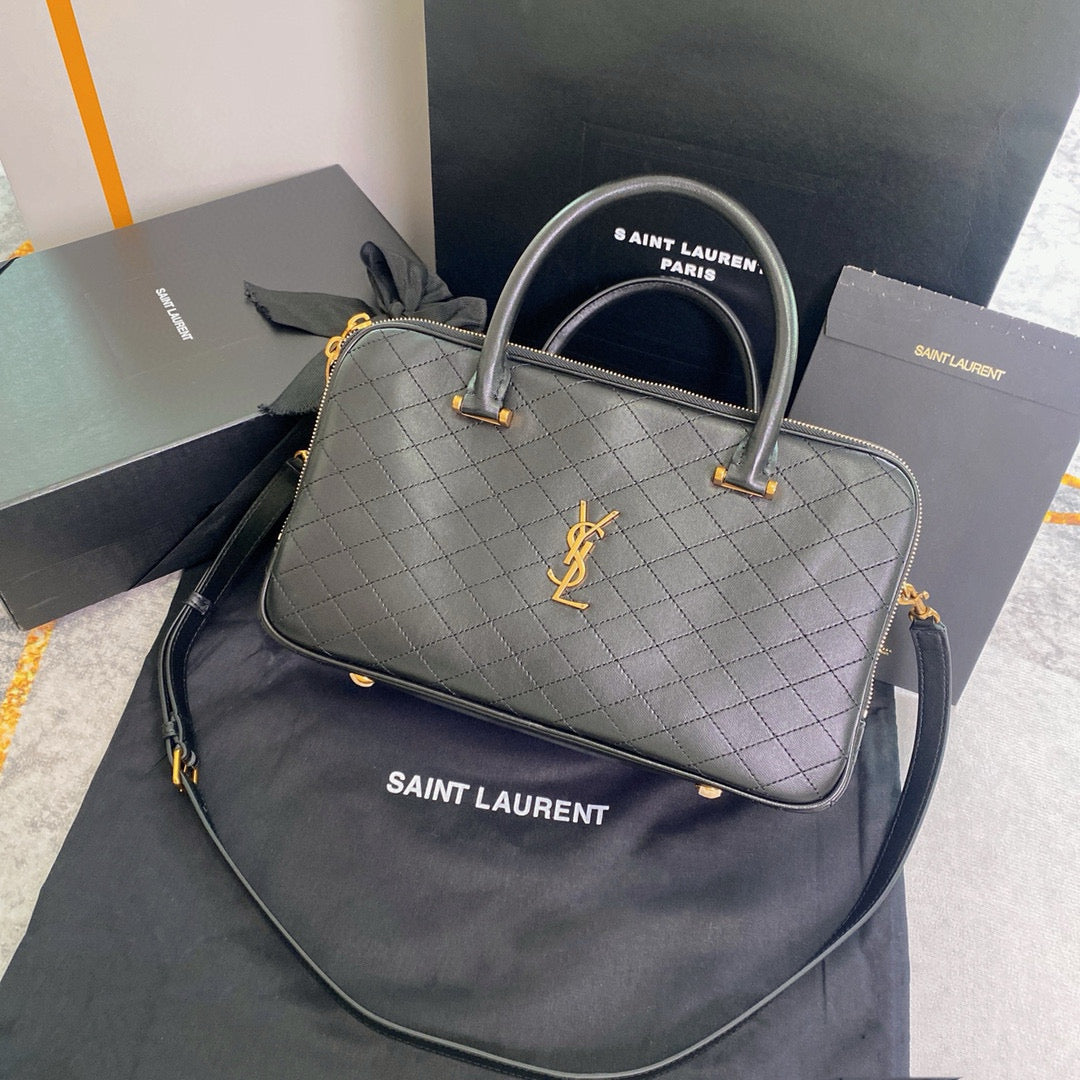 Bolso negro