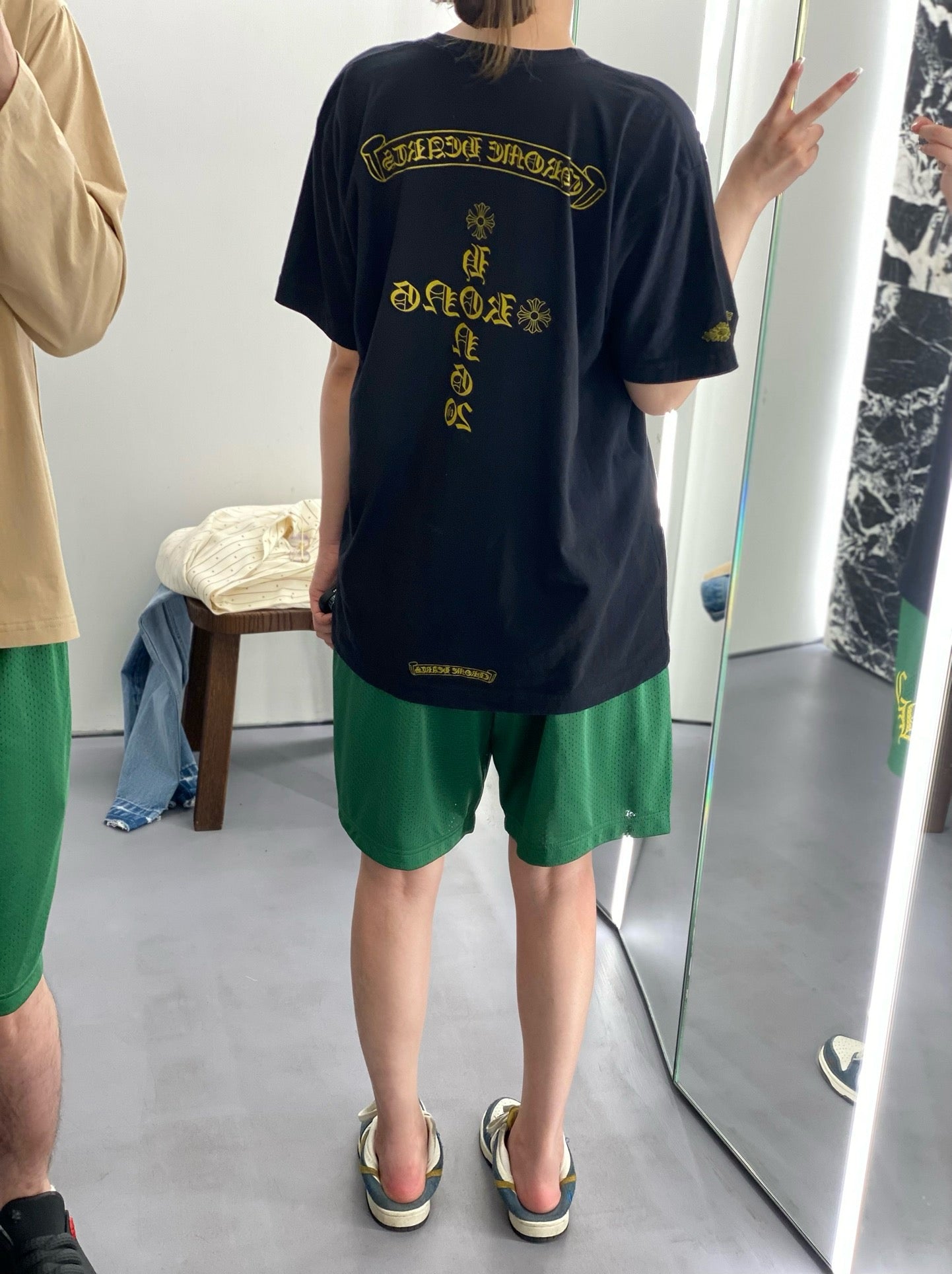camiseta negra