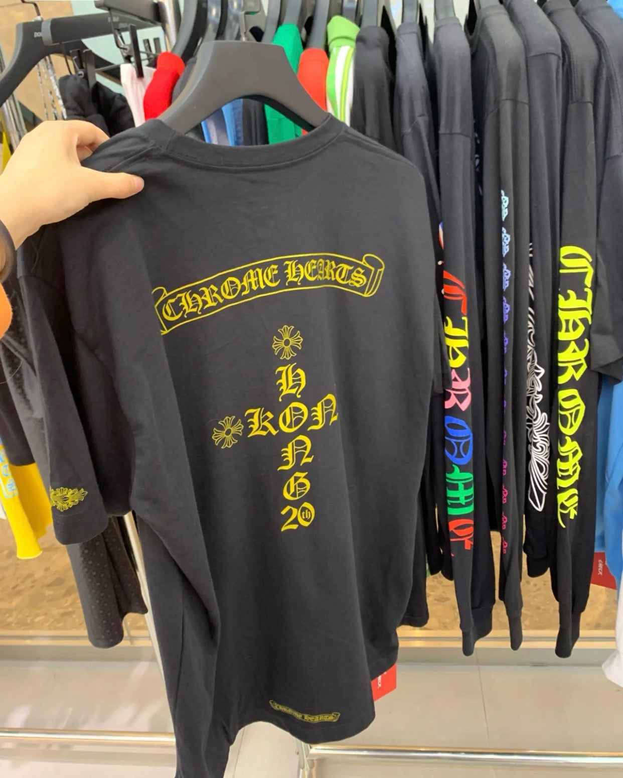 camiseta negra
