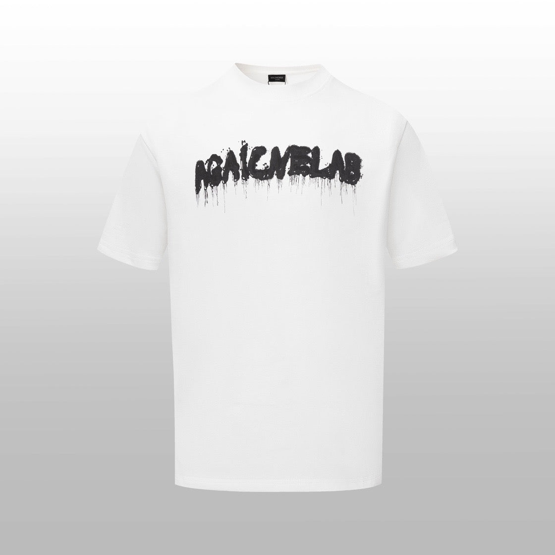 Camiseta en blanco y negro