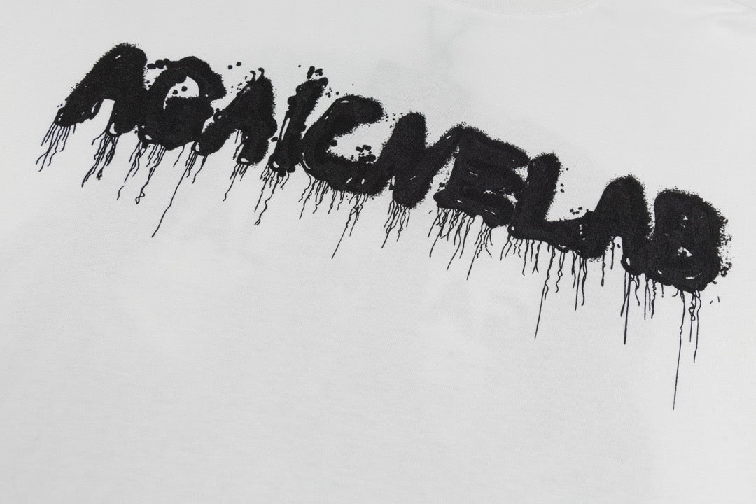 Camiseta en blanco y negro