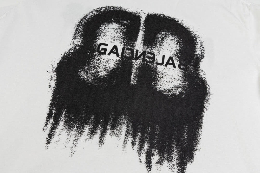 Camiseta en blanco y negro