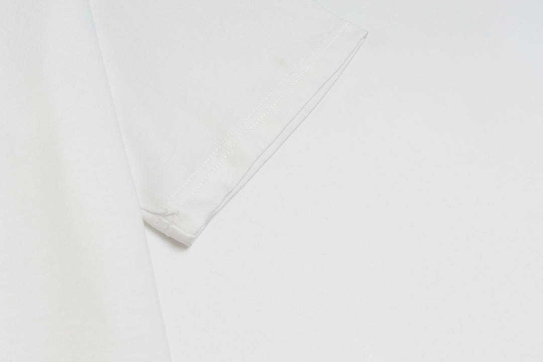 Camiseta en blanco y negro