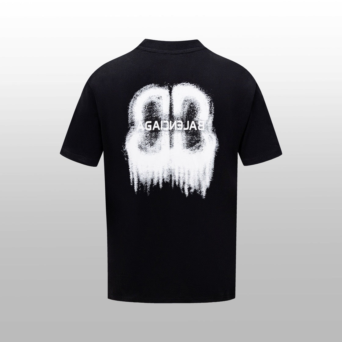 Camiseta en blanco y negro