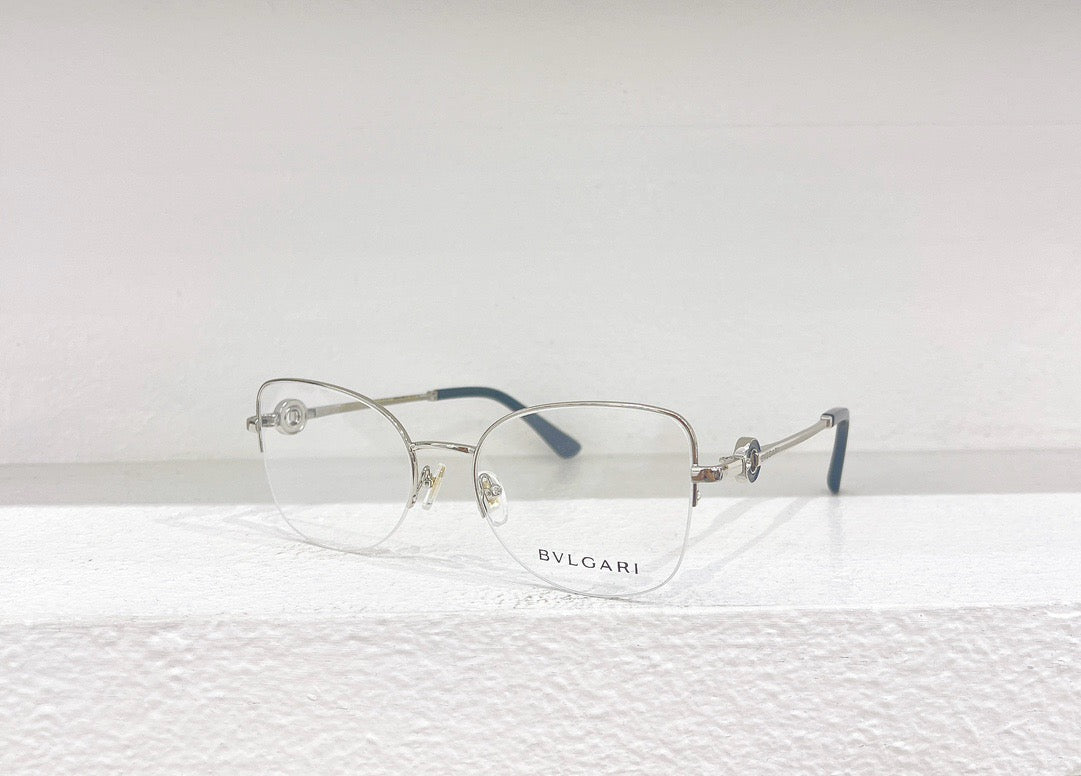 Gafas de sol marrones, rosas, negras y blancas