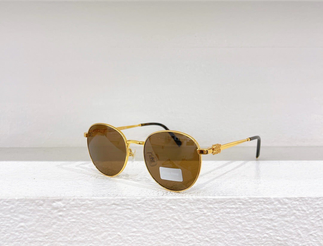 Gafas de sol verdes, negras y marrones