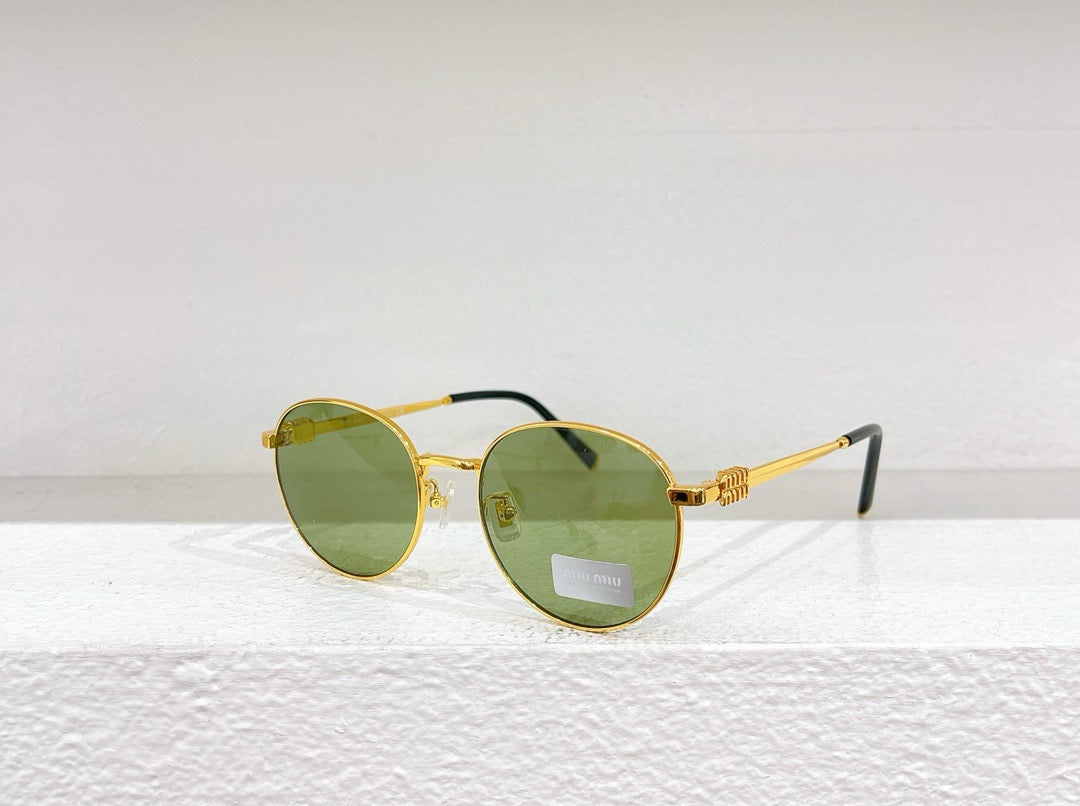Gafas de sol verdes, negras y marrones