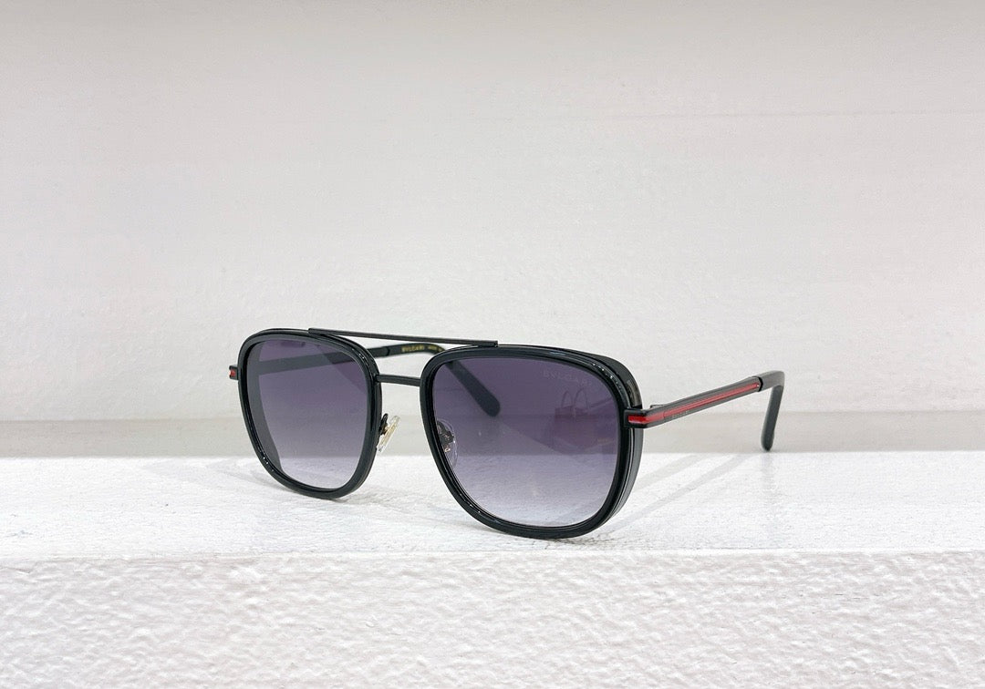 Gafas de sol rosas, marrones y negras