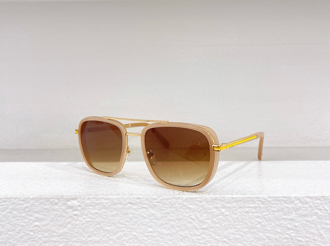 Gafas de sol rosas, marrones y negras