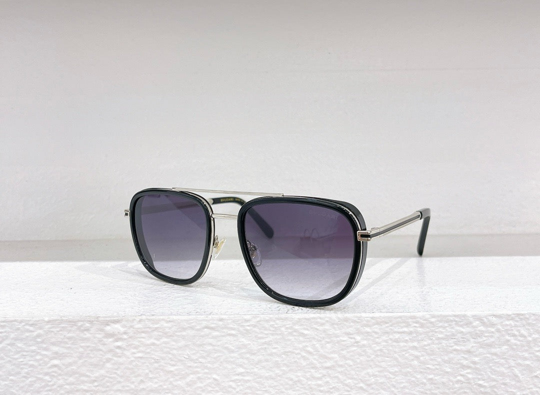 Gafas de sol rosas, marrones y negras