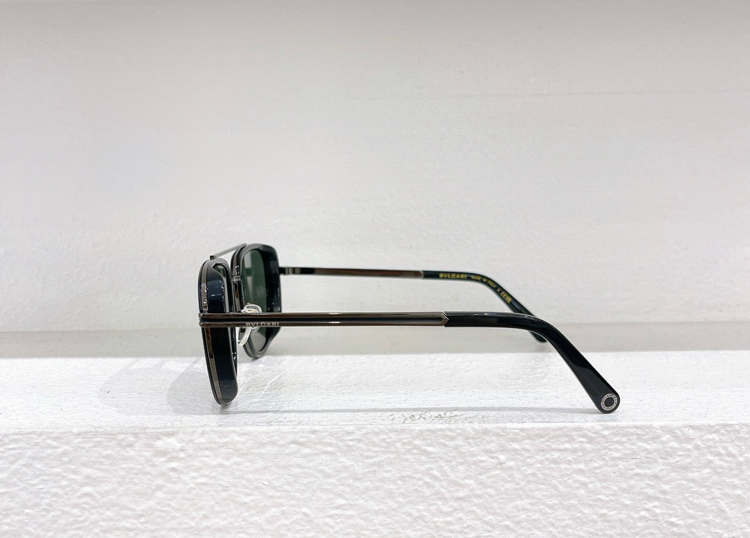 Gafas de sol rosas, marrones y negras