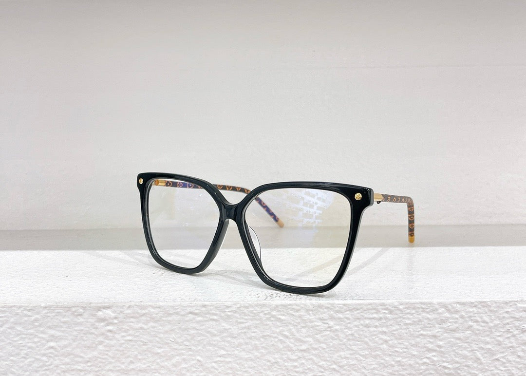 Gafas de sol negras, marrones y blancas