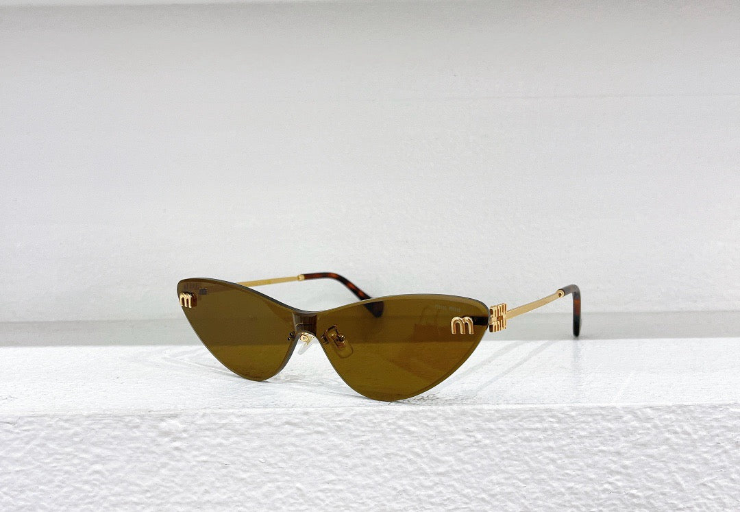 Gafas de sol marrones, azules y negras