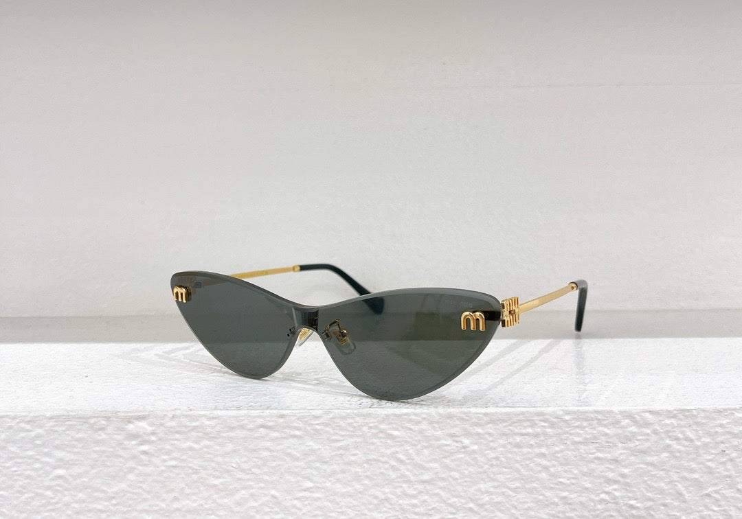 Gafas de sol marrones, azules y negras
