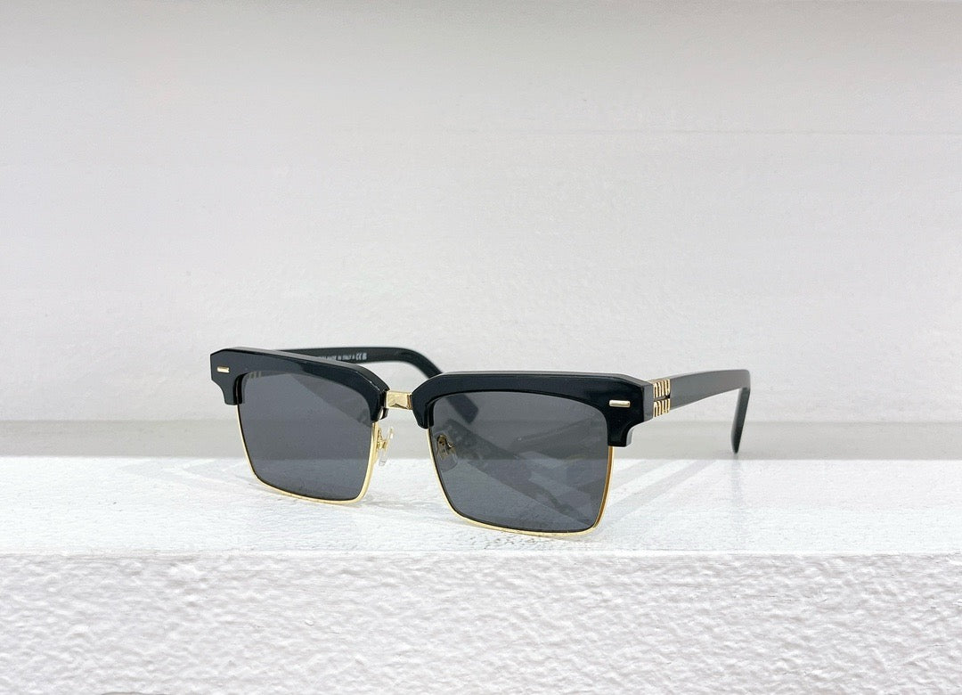 Gafas de sol negras, marrones, rosas y blancas