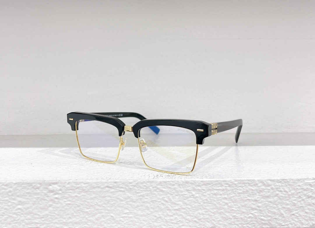 Gafas de sol negras, marrones, rosas y blancas