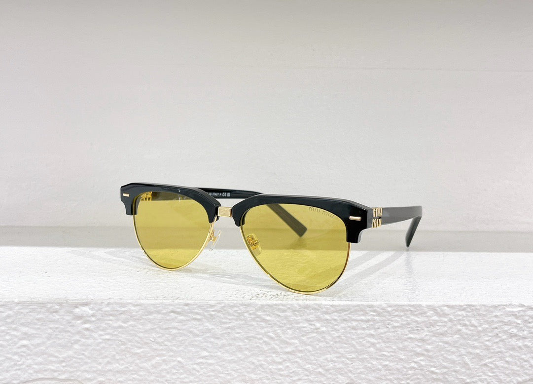 Gafas de sol marrones y negras